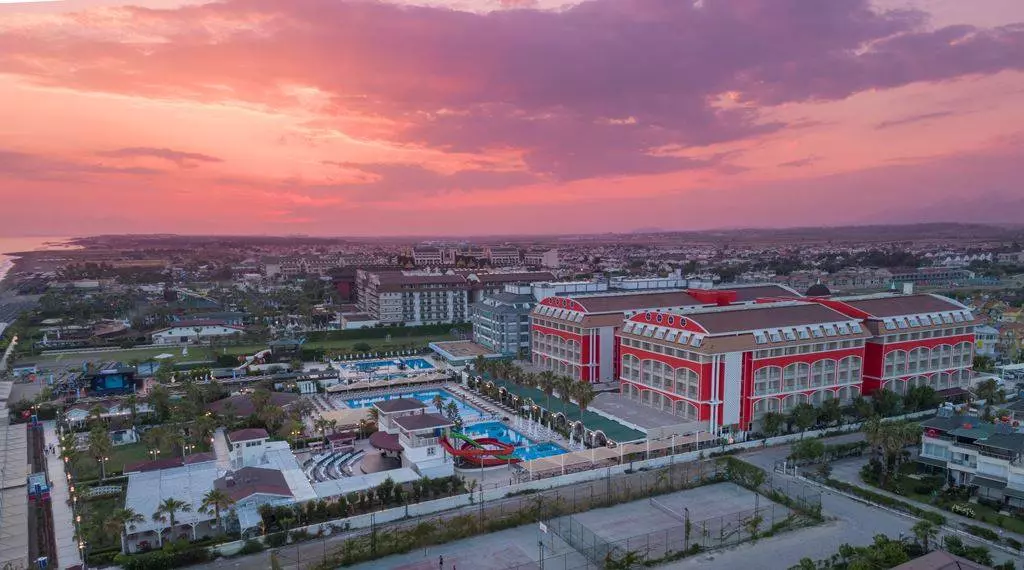 هتل اورنج کانتی بلک آنتالیا